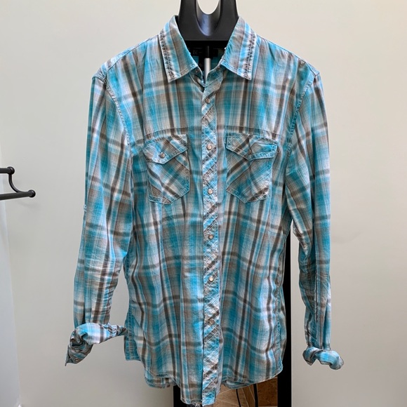 Button down - Picture 1 of 1